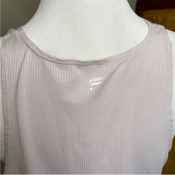 Fabletics Lavender Split Hem Sleeveless Lightweight Activewear Workout Tank Top - Picture 4 of 7